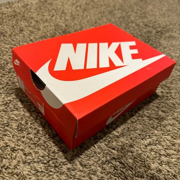 NEW Nike Air Max Plus PS size 11 Kids - Picture 6 of 7